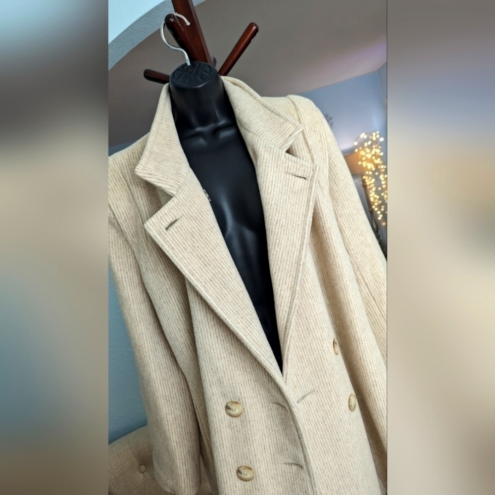 Vintage Ms. Freddi Wool Long Winter Coat . - Picture 10 of 16